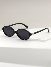 Load image into Gallery viewer, Hailey Vintage Oval Sunglasses
