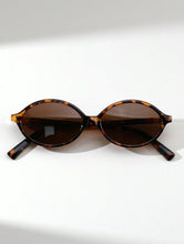Load image into Gallery viewer, Hailey Vintage Sunglasses Tortoise
