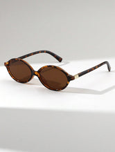 Load image into Gallery viewer, Hailey Vintage Oval Sunglasses
