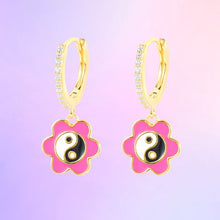 Load image into Gallery viewer, Yin Yang Daisy Earrings - Ufreakb
